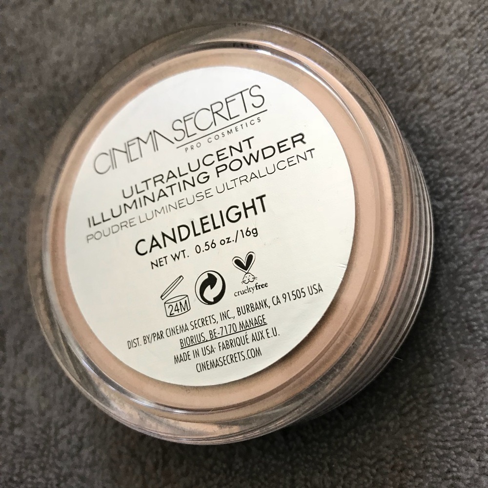 Cinema Secrets Illuminating Powder - CANDLELIGHT